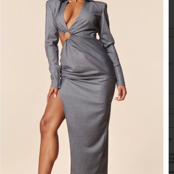 PrettyLittleThing Dresses & Skirts - PrettyLittleThing Gray Ring-Front V-Neck Jumpsuit Size 0